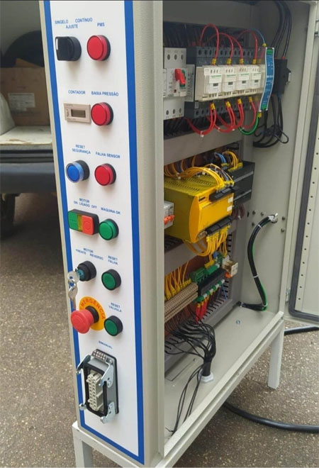 Painel de comando com adequação elétrica NR12