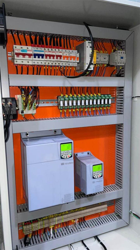Painel elétrico montado para adequação NR12