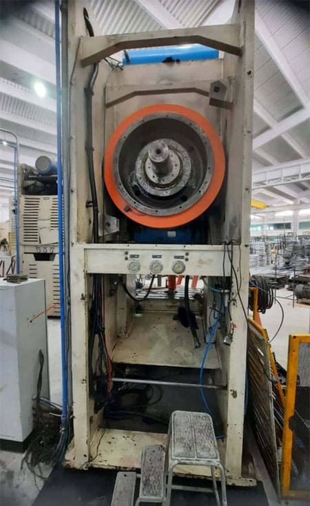Reforma técnica de prensa industrial